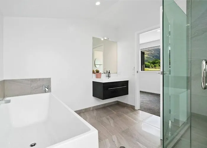 Living: That Tree